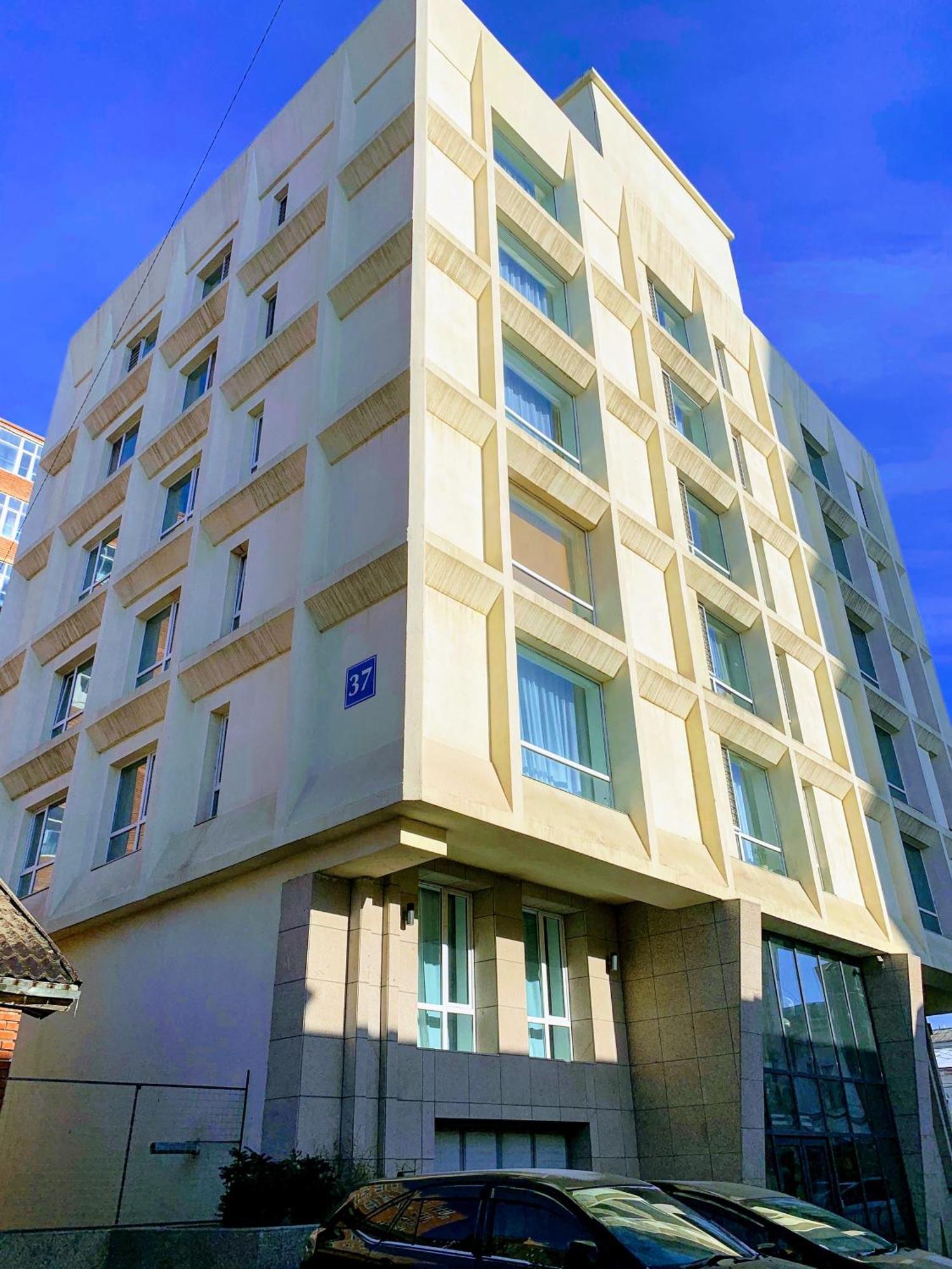 City Center Double Bedroom With Private Bathroom, Shared Kitchen Ulaanbaatar Exterior photo